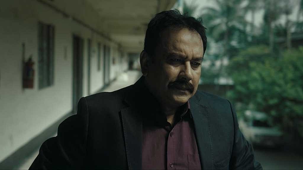 ওয়েব ফিল্ম 'আমলনামার' দৃশ্যে জাহিদ হাসান, ছবি: চরকির সৌজন্যে।