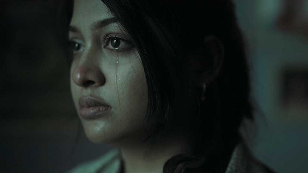 ওয়েব ফিল্ম 'আমলনামার' দৃশ্যে সারিকা সাবরিন, ছবি: চরকির সৌজন্যে।