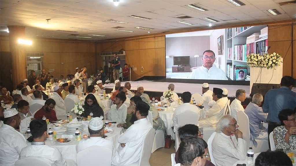 রাজনীতিকদের সম্মানে বিএনপির ইফতার আয়োজনে যোগ দেন বিভিন্ন দলের নেতারা।