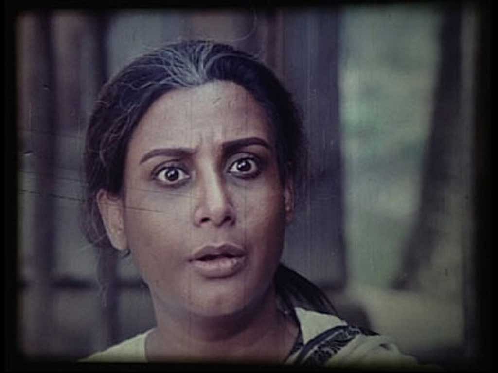 বুড়ি নামে এক নারীর আত্মত্যাগের গল্প ‘হাঙর নদী গ্রেনেড’। বুড়ি চরিত্রে অভিনয় করেছেন সুচরিতা।