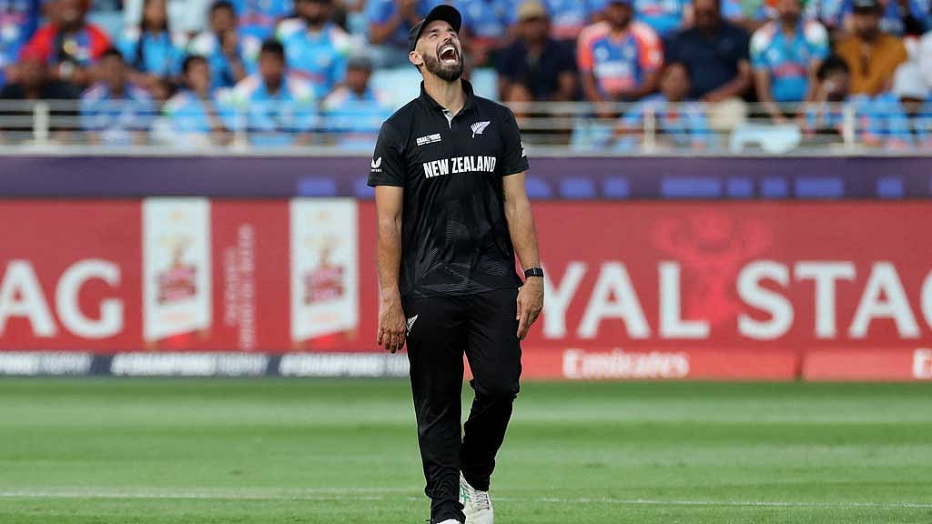 ICC Men's Champions Trophy - Final - India v New Zealand - Dubai International Stadium, Dubai, United Arab Emirates - March 9, 2025 New Zealand's Daryl Mitchell reacts after dropping a catch to dismiss India's Shubman Gill REUTERS/Satish Kumar