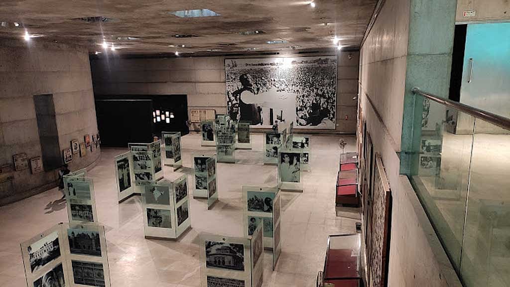 The main exhibition hall of the Liberation War Museum looked like this.
