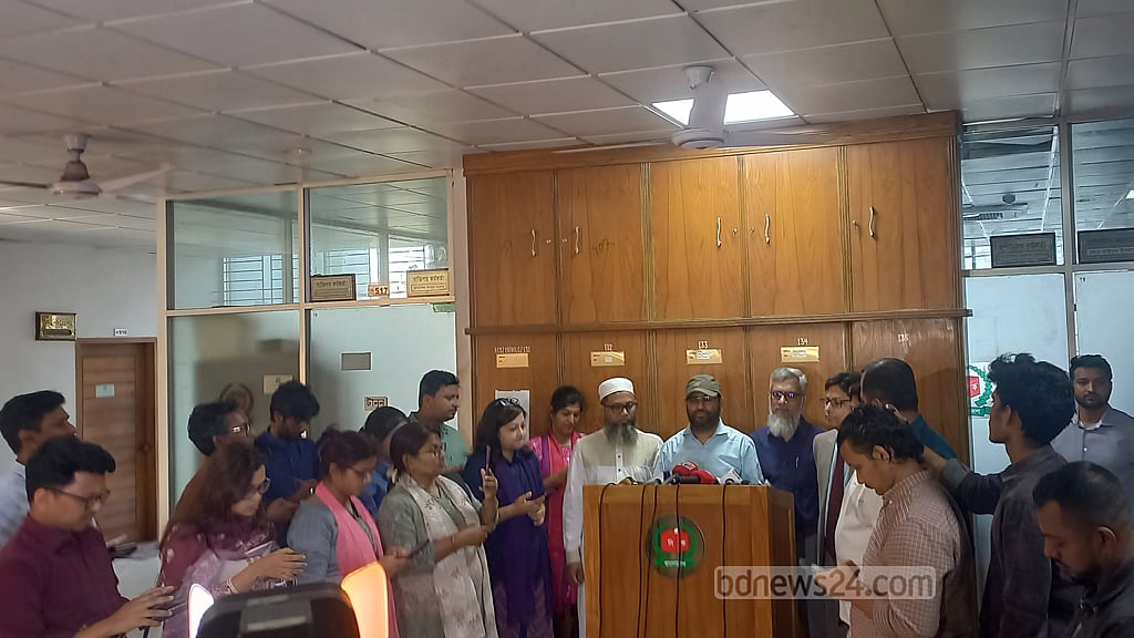 ইউএনএইচসিআর প্রতিনিধি দলের সঙ্গে বৈঠকের পর সাংবাদিকদের মুখোমুখি এনআইডি উইংয়ের মহাপরিচালক এ এস এম হুমায়ুন কবীর।