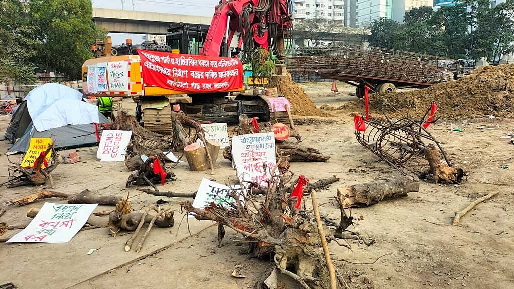 ‘বাংলাদেশ গাছ রক্ষা আন্দোলন’ এই আন্দোলনের মূল সমন্বয়ক। সঙ্গে সংহতি জানিয়েছে বিভিন্ন সামাজিক-পরিবেশ-সাংস্কৃতিক-পরিকল্পনা-পেশাজীবী-সাংস্কৃতিক সংগঠন। ছবি: পাভেল পার্থ