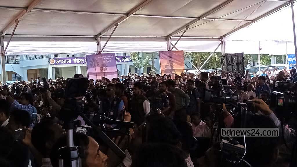 সমাবেশে যোগ দেন সন্দ্বীপের বিভিন্ন শ্রেণি পেশার কয়েক হাজার মানুষ। ছবি: মিঠুন চৌধুরী