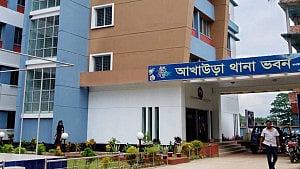 Assistant train driver's hanging body found in Brahmanbaria
