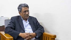 অভিযোগকারী ওই নারীকে চেনেন না আলী রীয়াজ: প্রধান উপদেষ্টার দপ্তর