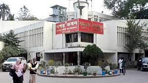 কুমিল্লা সিটি করপোরেশনে বেড়েছে সেবামূল্য, বেকার সনদে লাগবে ১০০ টাকা