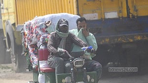 বেড়িবাঁধে দূষণের ভোগান্তি