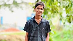 গাজীপুরে ফুটবল খেলার বিরোধে খুন, প্রতিপক্ষের বাড়িতে আগুন