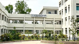 গোপালগঞ্জে সড়ক দুর্ঘটনায় নারীসহ নিহত ২