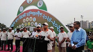 পুলিশের হাতে বড়জোর শটগান থাকবে: আইজিপি