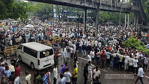 Ishraque supporters celebrate, demand advisors’ resignations
