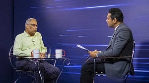 মবের ভয়ে ‘সেল্ফ সেন্সরশিপে’ গণমাধ্যম: কামাল আহমেদ