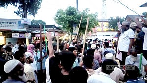 Centuries-old Kushtia fair shut after BNP, Jamaat clashes