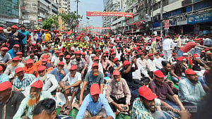 Ex-Rajshahi councillor dies ‘trying to flee from police’