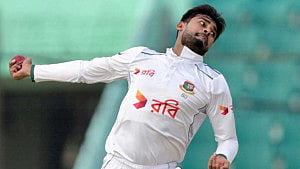 রেকর্ডের ভেলায় মাস সেরার লড়াইয়ে মিরাজ