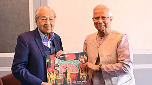 মাহাথিরকে শততম জন্মদিনের ‘অগ্রিম শুভেচ্ছা’ ইউনূসের