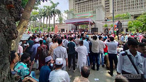 Ishraque supporters begin continuous sit-in at Nagar Bhaban