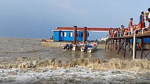 Hatia loses connectivity with country, Nijhum Dwip inundated