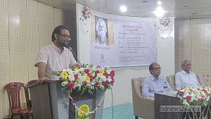 'রবীন্দ্রনাথকে বহু বিচিত্র দৃষ্টিকোণ থেকে পাঠ জরুরি'