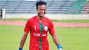 পেশাদার ফুটবলকে গোলকিপার রানার বিদায়