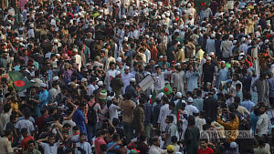 Police urge protesters not to block roads