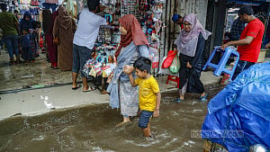 Rainwater yet to recede from Dhaka’s New Market