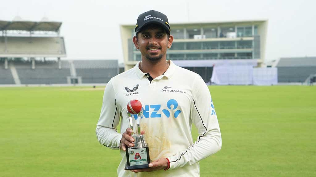 ম্যাচ ঘুরিয়ে দিয়ে ম্যান অব দা ম্যাচ আদিত্য আশোক। ছবি: বিসিবি। 