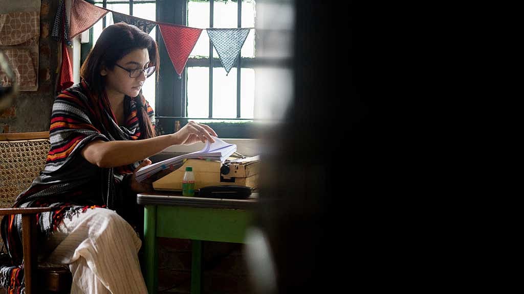 ‘জয়া আর শারমিন’ সিনেমার দৃশ্য। ছবি: নির্মাতার সৌজন্যে। 