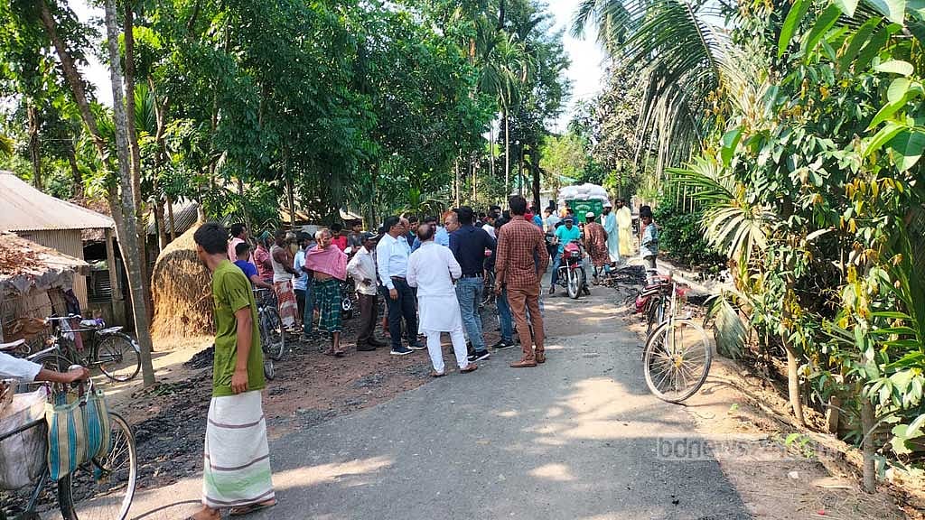 মঙ্গলবার দুপুরে কুড়িগ্রাম স্থানীয় সরকার প্রকৌশল বিভাগের নির্বাহী প্রকৌশলী মাসুদুর রহমান ঘটনাস্থল পরিদর্শন করেন। 