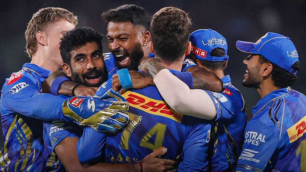 আপাতত দিল্লির চেয়ে একটু সুবিধাজনক অবস্থানে আছে মুম্বাই ইন্ডিয়ান্স। ছবি: মুম্বাই ইন্ডিয়ান্স। 