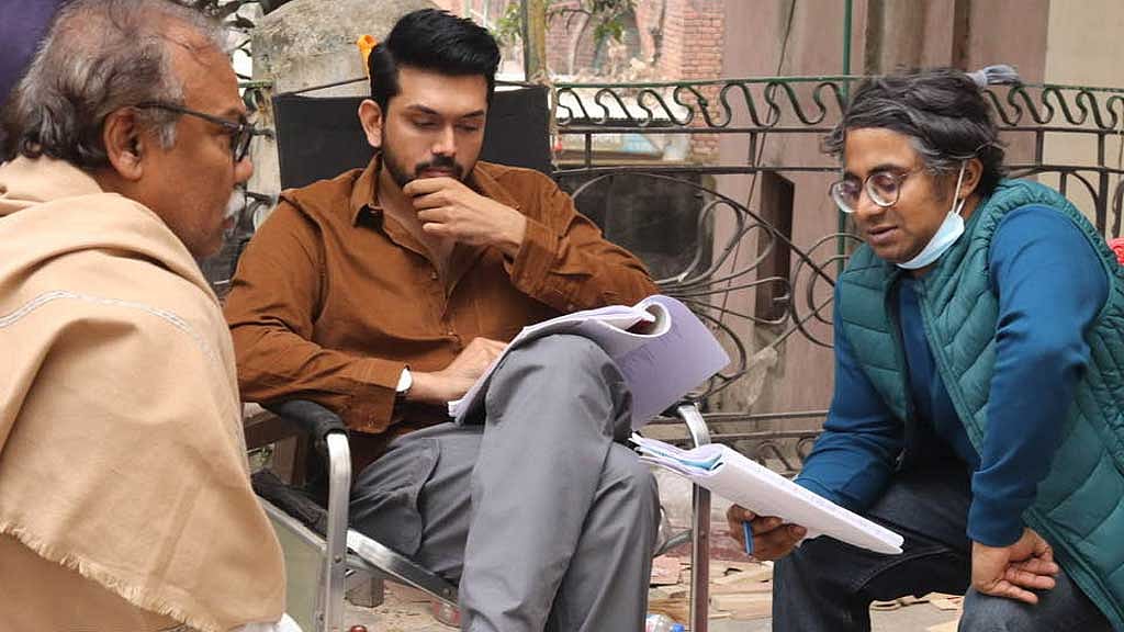 শুটিংয়ের সময়ের অভিজ্ঞতার কথা তুলে ধরে মিঠু বলেন, "গত বছরের জানুয়ারিতে দৃশ্য ধারণের কাজ শুরু হয়ে ফেব্রুয়ারির শেষের দিকে শেষ হয়। মাঝে শুভ ভাইয়ের মা মারা গেলেন। শোকগ্রস্ত হওয়ার পরও কাজের প্রতি তার প্যাশন দেখে আমি অনেক অবাক হয়েছি।"