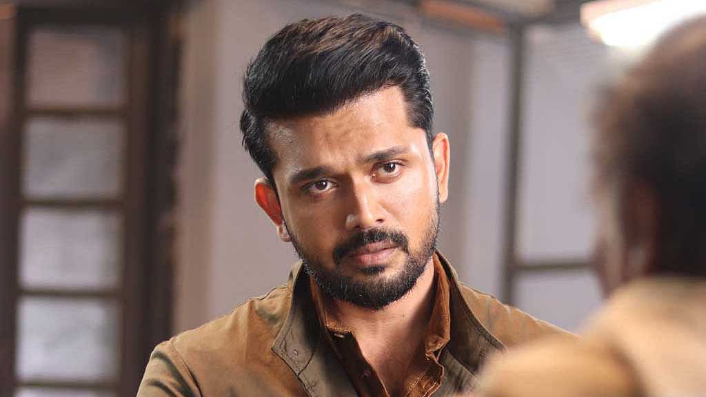 ‘নীলচক্র: ব্লু গ্যাং’ সিনেমার দৃশ্য। ছবি: নির্মাতা মিঠু খানের সৌজন্যে।