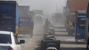 Dust engulfs people