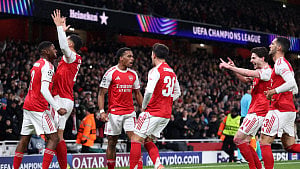 Arsenal beat Bayern to seize CL top spot