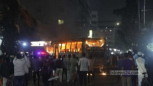 Bus catches fire in Mohakhali