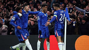 Chelsea beat 10-man Barca
