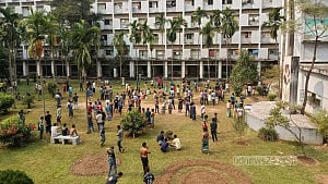 ভূমিকম্প: বন্ধের ৮ দিনের মাথায় ঢাবিতে অনলাইন ক্লাসের সিদ্ধান্ত