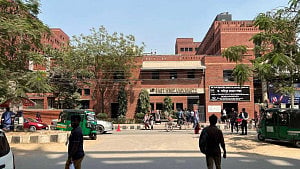 East West Uni student 'falls from roof', dies