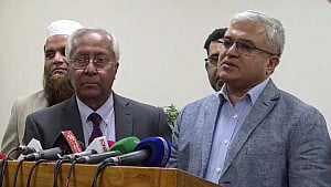 পোস্টাল ভোটিং: ৭ দেশে নিবন্ধন অ্যাপ সচল হতে পারে শুক্রবার সকালের মধ্যে