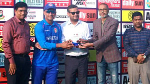 ফায়সালের সেঞ্চুরি ও স্পিনারদের ছোবলে বাংলাদেশকে উড়িয়ে দিল আফগানিস্তান