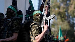 Deal proposed to pull Hamas fighters from Gaza zone