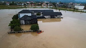 Southeast Asia flood deaths reach 321