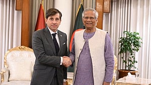 France seeks to deepen bilateral ties