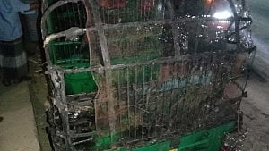 Arson in N'ganj, bomb blast in Manikganj
