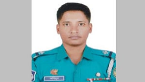 Policeman’s hanging body found in Ctg barracks