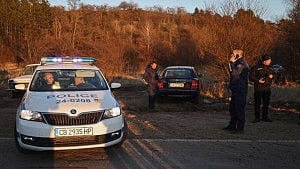 6 migrants die in police pursuit crash in Bulgaria