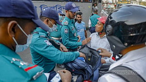 শঙ্কা ও আতঙ্কের ঢাকায় কড়া নিরাপত্তা