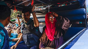‘লকডাউন কর্মসূচিতে’ ঢাকা